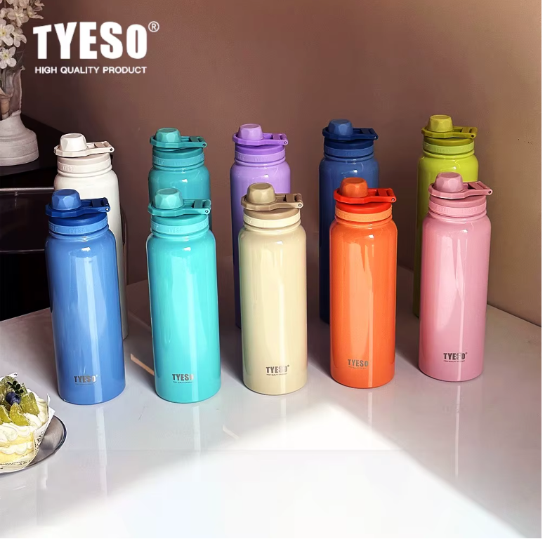 TYESO Insulated Stainless Steel Thermos Tumbler